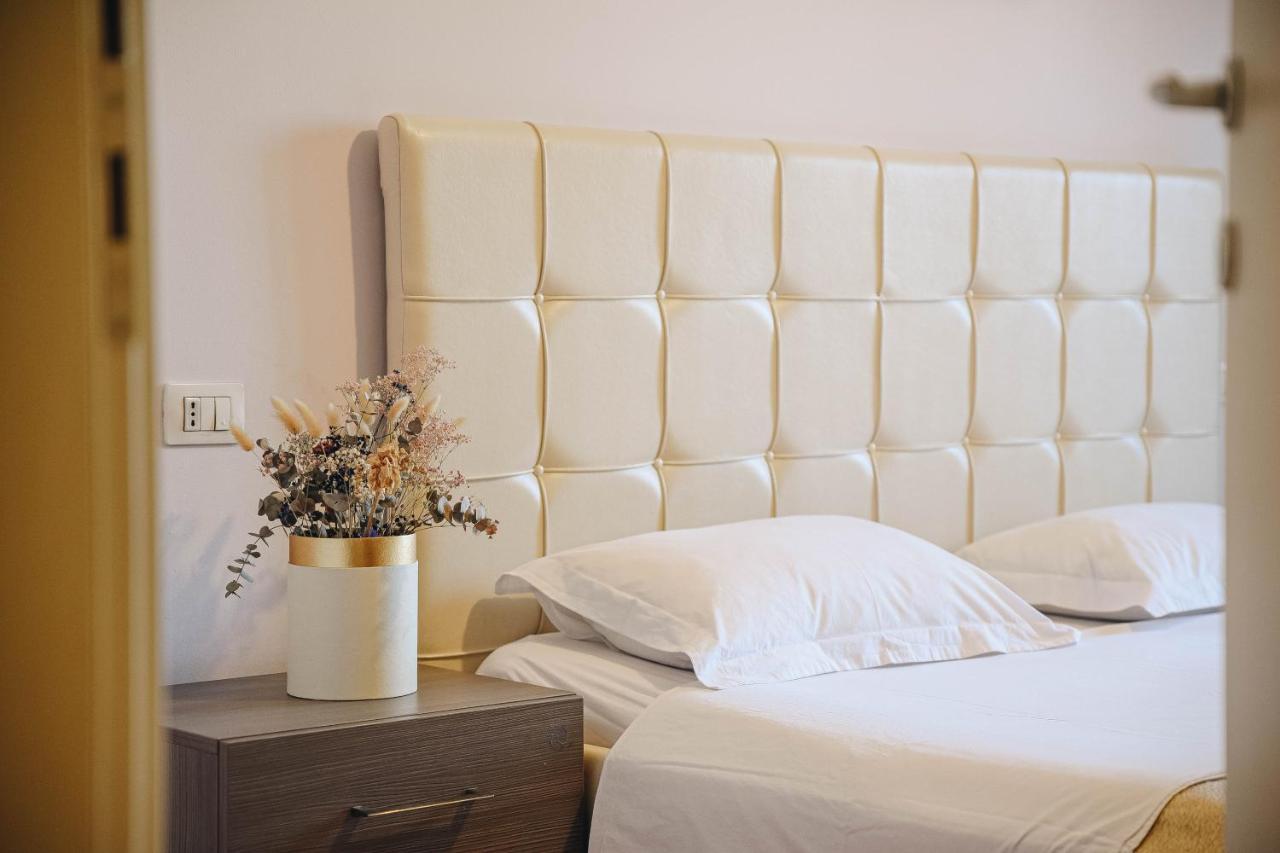 Cozy Rooftop Apartment - Your Home, Away From Home! ติรานา ภายนอก รูปภาพ